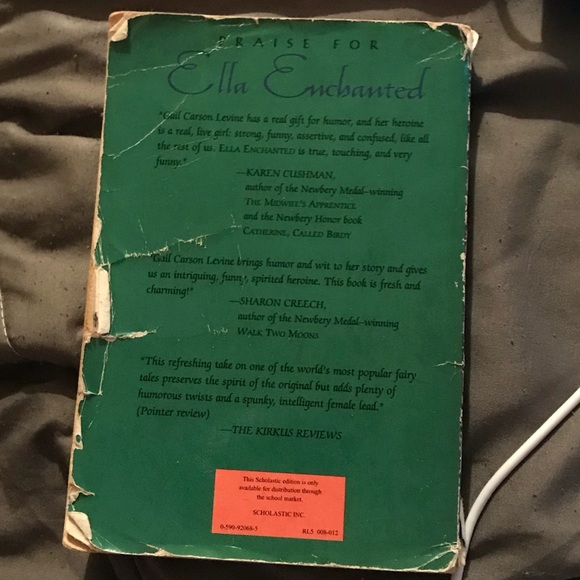 Ella Enchanted Novel -Gail Carson Levine - Picture 3 of 3